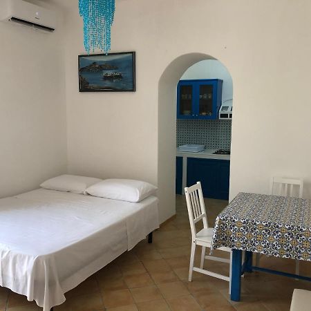 Il Cortiletto - Lipari Centro Appartement Buitenkant foto