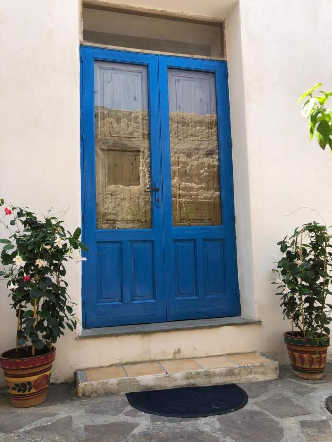 Il Cortiletto - Lipari Centro Appartement Buitenkant foto