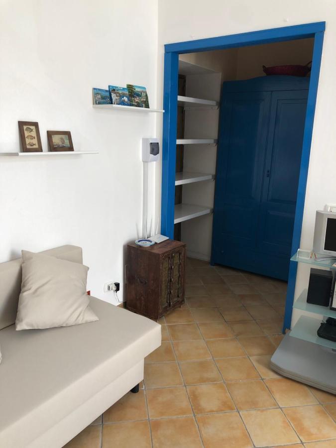 Il Cortiletto - Lipari Centro Appartement Buitenkant foto