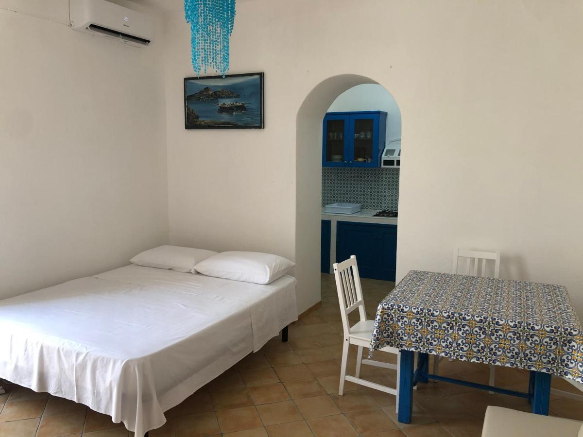 Il Cortiletto - Lipari Centro Appartement Buitenkant foto